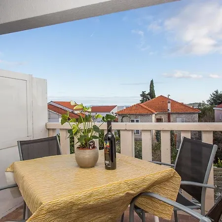 Πανσιόν Mira On The Peljesac Peninsula Orebić